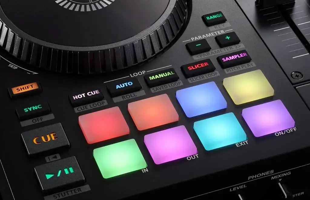 Roland DJ-707m pady